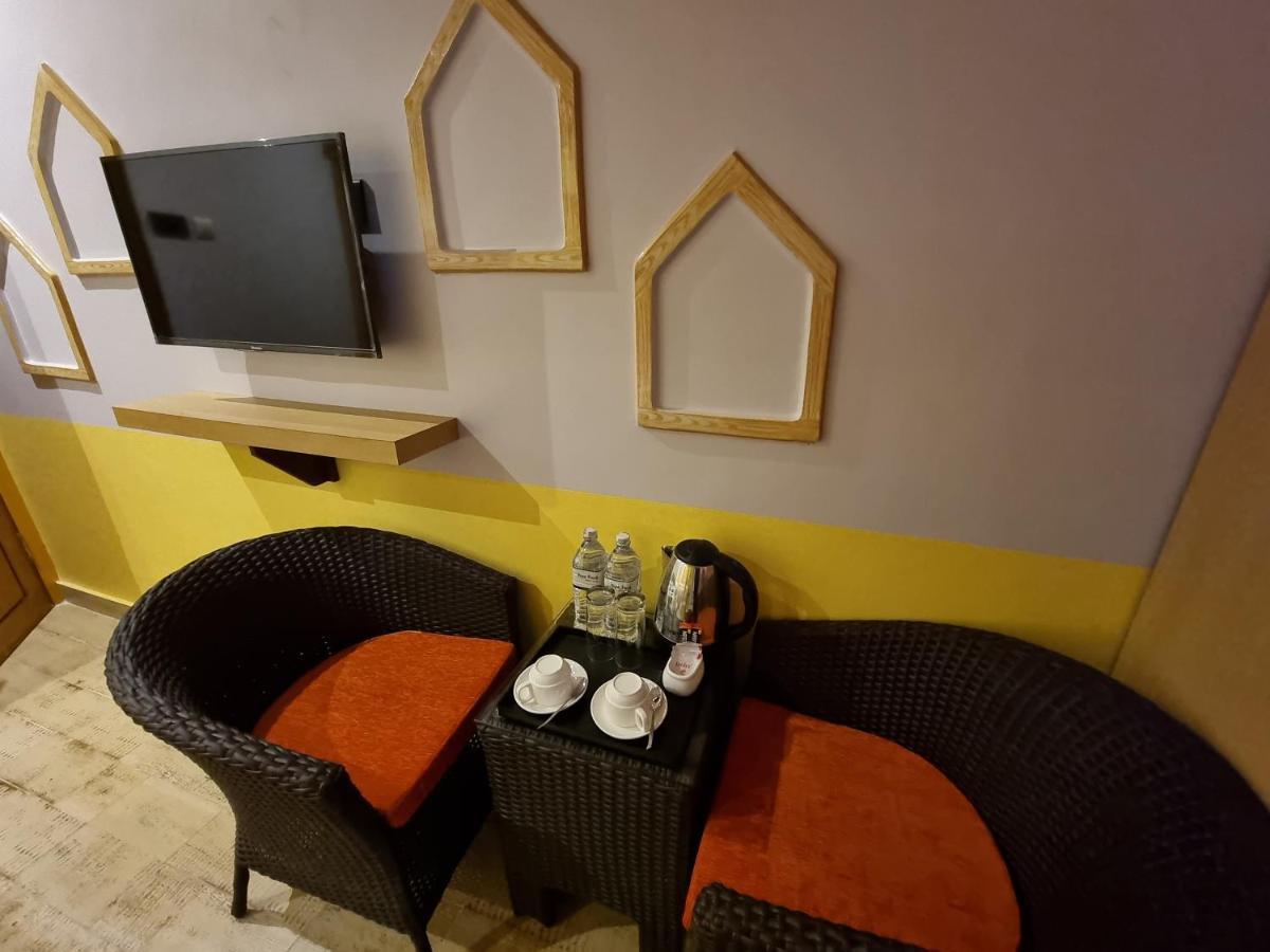 Chautari Boutique Hotel Покхара Екстер'єр фото