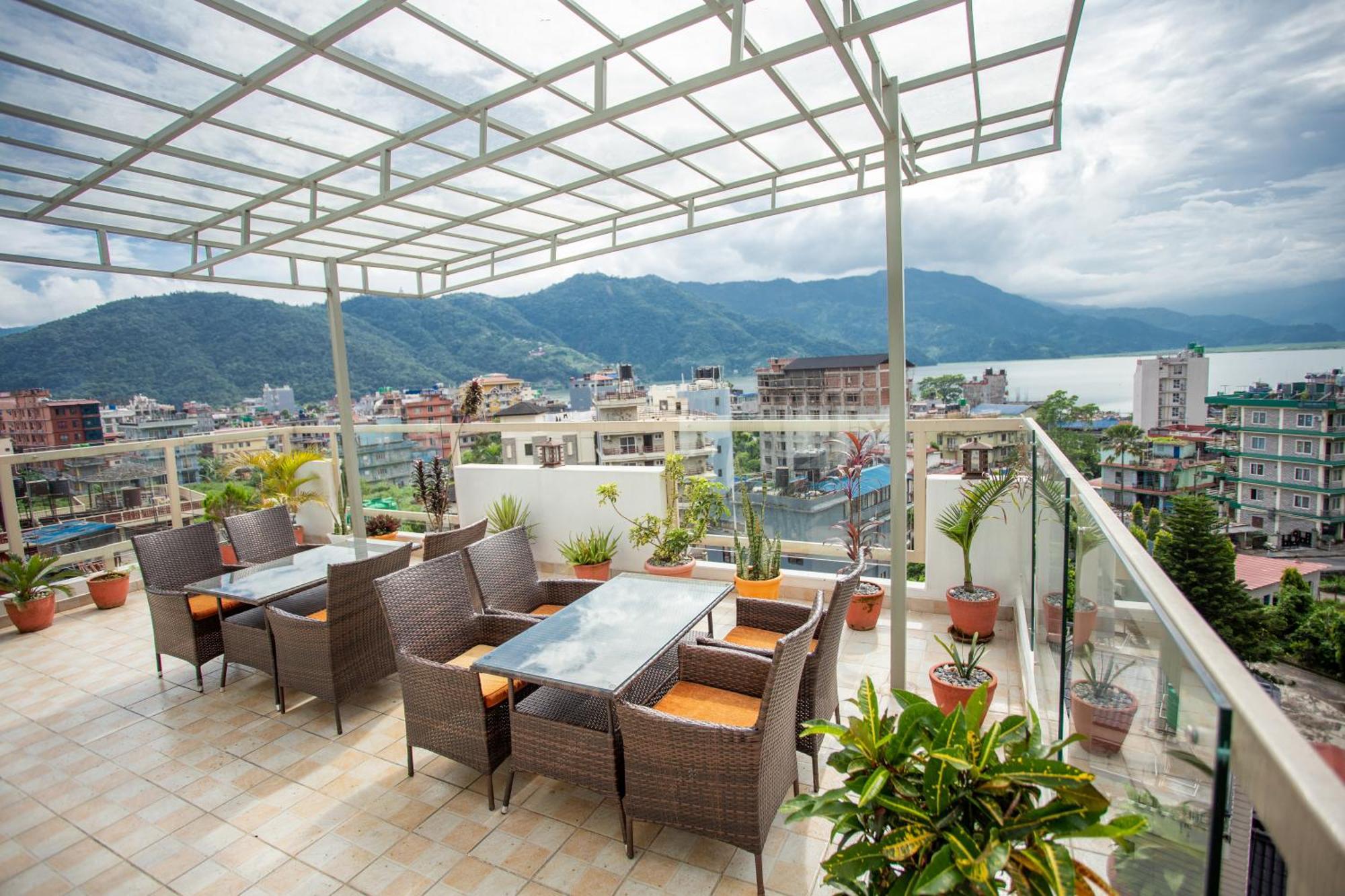 Chautari Boutique Hotel Покхара Екстер'єр фото
