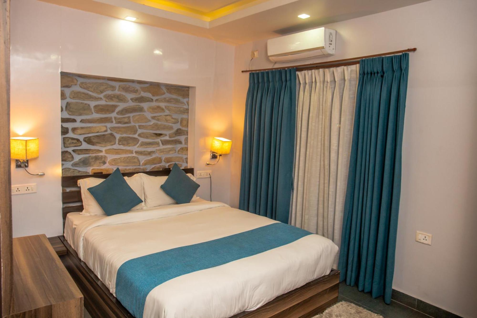 Chautari Boutique Hotel Покхара Екстер'єр фото