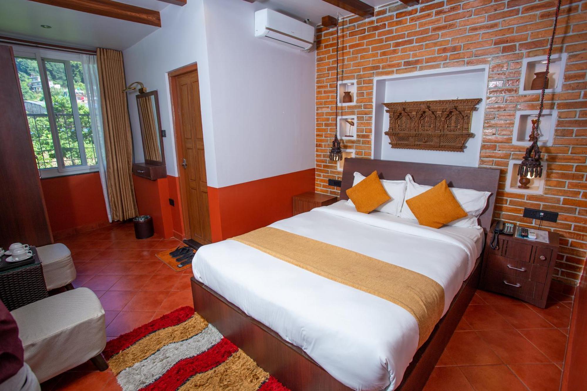 Chautari Boutique Hotel Покхара Екстер'єр фото